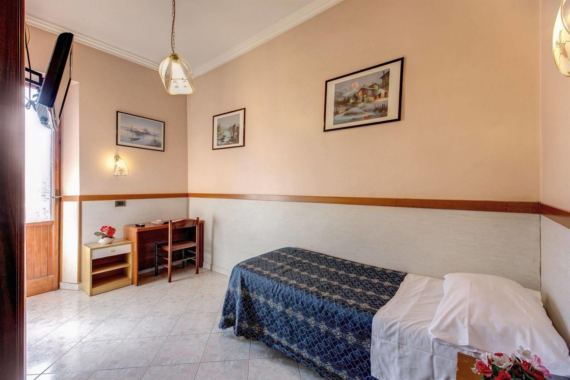 Hotel Soggiorno Blu Rome Bagian luar foto